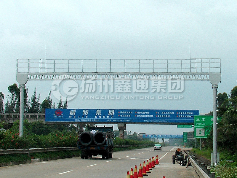 LMJ-010，情報(bào)板龍門(mén)架