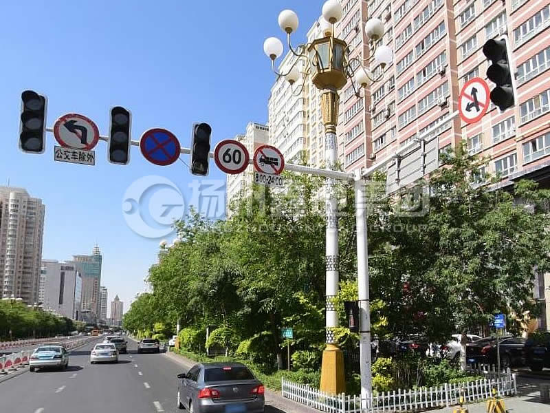 XHDG-058，八棱直角雙臂信號(hào)燈桿